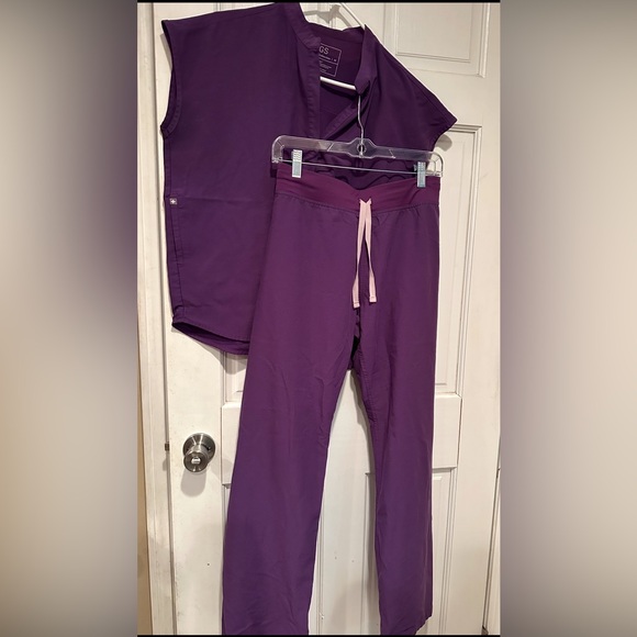 Figs Scrub Set, Medium Rafaela top/Large Livingston bottom, pre-loved condition - Picture 1 of 1